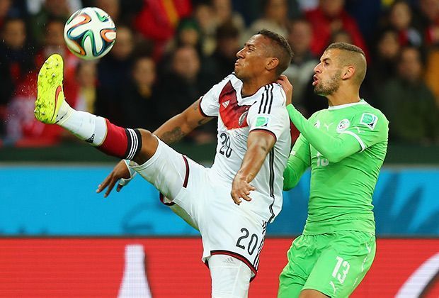 
                <strong>Jerome Boateng</strong><br>
                Deutschlands schnellster Abwehrspieler verlor zu Beginn sogar ein Laufduell, was fast den Rückstand bedeutet hätte. Ebenso konfus und hektisch wie seine Mannschaftskollegen. Note: 5
              