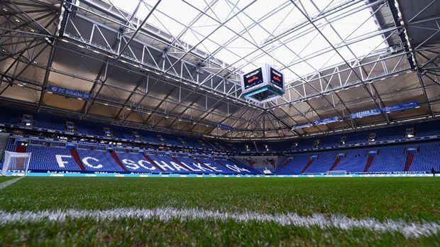 
                <strong>FC Schalke 04: 190,50 Euro</strong><br>
                Platz 6 - FC Schalke 04: 190,50 Euro. So viel müssen die Fans der Knappen für die günstigste Dauerkarte in der Arena auf den Tisch legen, um den Neuanfang mit Manager Christian Heidel und Coach Markus Weinzierl zu verfolgen.
              