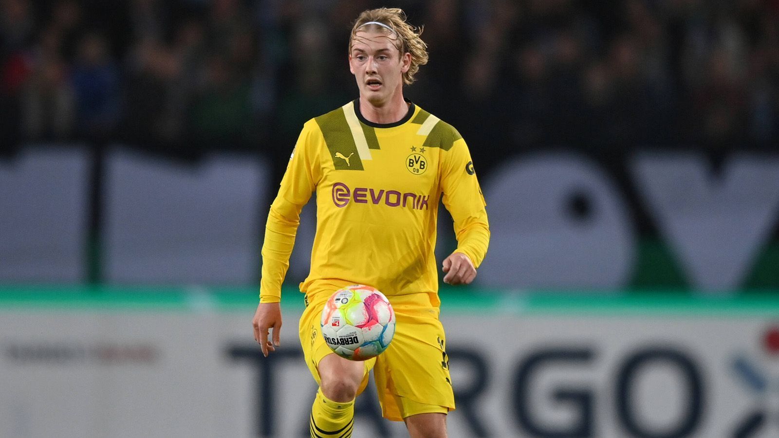 
                <strong>Julian Brandt (Borussia Dortmund)</strong><br>
                Vier Tore und zwei Vorlagen gelangen ihm in den zurückliegenden 15 Bundesligaspielen. Beim 2:4 gegen Borussia Mönchengladbach erzielte er den zwischenzeitlichen Ausgleich zum 1:1 und zählte noch zu den besten BVB-Spielern auf dem Platz. Zuvor war er aber beim 0:2 gegen den VfL Wolfsburg kein Faktor.
              