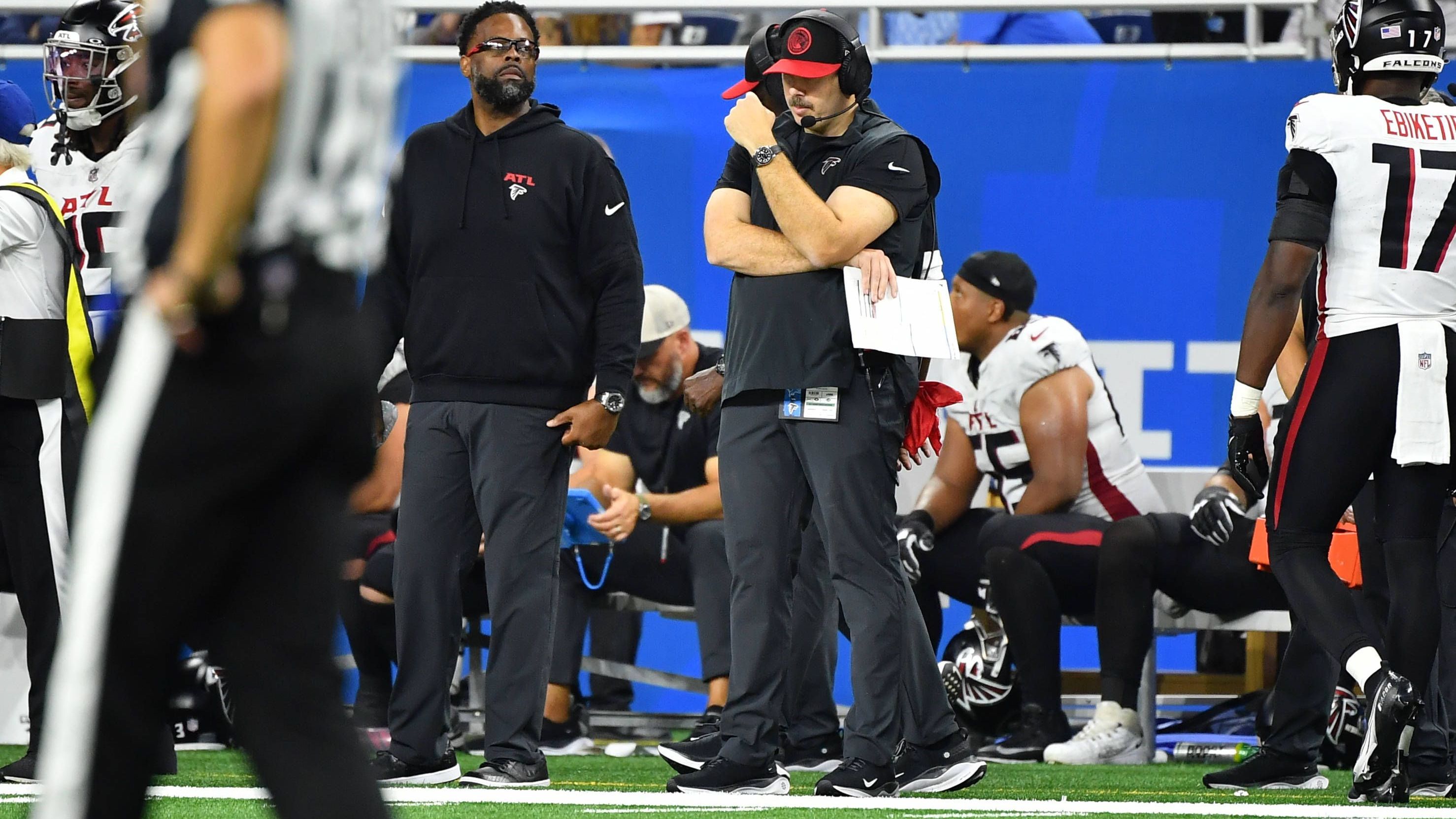 <strong>Verlierer Arthur Smith (Atlanta Falcons)</strong><br>Dass diese nach dem 6:20 bei den Detroit Lions erneut nicht produziert, wird aufgrund seines erst achten Karriere-Starts nicht auf Quarterback Desmond Ridder abgewälzt, sondern auf Head Coach Arthur Smith. In einer mehr als machbaren Division muss mehr für die Falcons gehen.