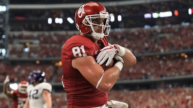 
                <strong>Mark Andrews (Tight End)</strong><br>
                Bereits sein Großvater war Student in Oklahoma. Kein Wunder also, dass sich Mark Andrews den Sooners anschloss. Dort avancierte er zum Lieblings-Target von Baker Mayfield. Mit 958 Yards bei 62 Receptions und acht Touchdowns hat sich Andrews in den Augen der Experten zum besten Tight End des diesjährigen Drafts entwickelt.
              