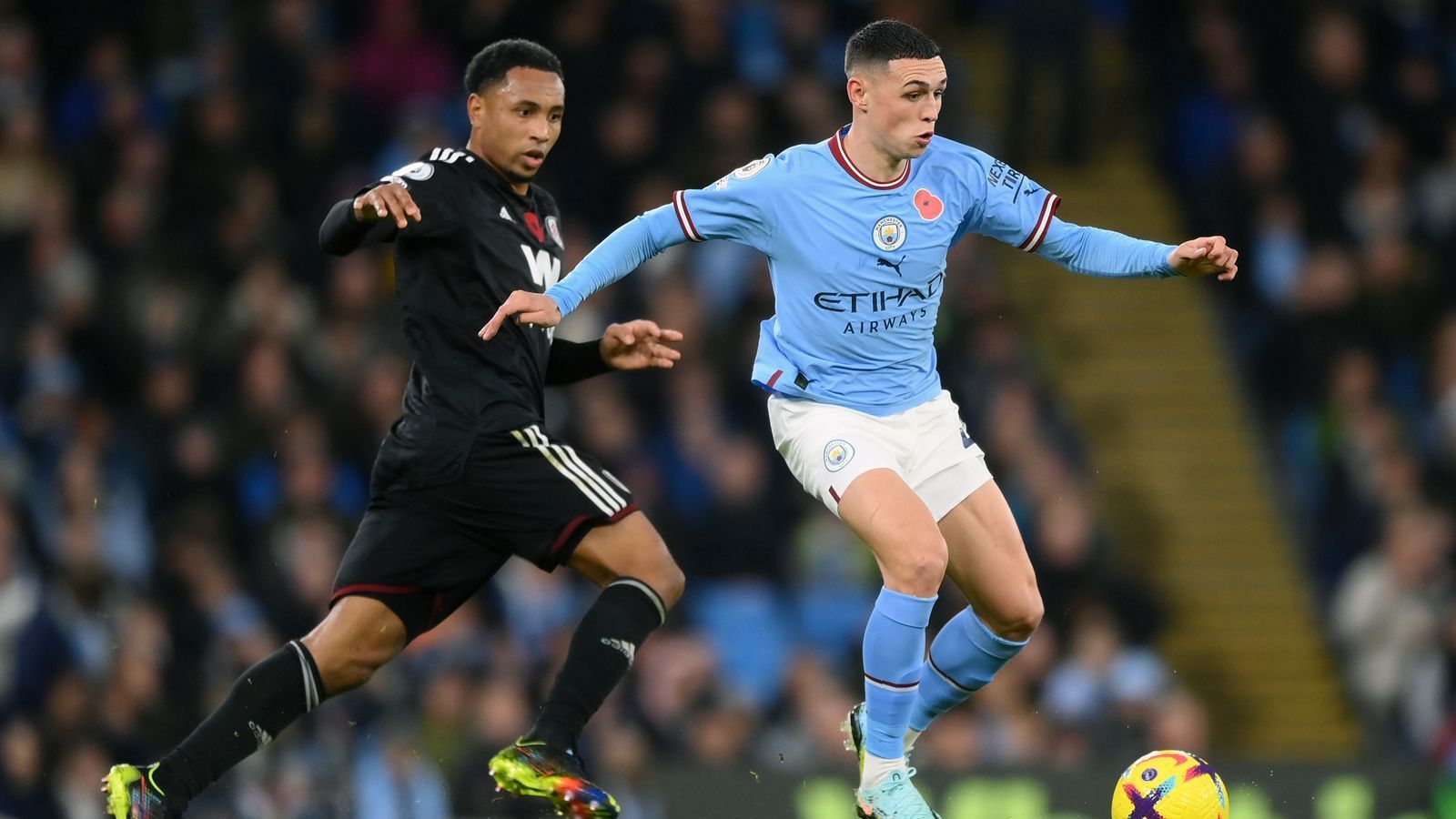 
                <strong>Manchester City vs. Fulham</strong><br>
                Für Manchester City steht nach dem direkten Duell mit Arsenal am 30. April das Auswärtsspiel bei Aufsteiger Fulham an. Gegen die Londoner konnte die Guardiola-Elf das Hinspiel zuhause nur mit 2:1 gewinnen. Danach stehen für die "Citizens" zahlreiche Spiele gegen Teams aus dem Tabellenkeller an. Der aktuelle Tabellenzweite trifft noch zuhause auf West Ham und Leeds (6. Mai) sowie auswärts auf den FC Everton (14. Mai). Neben der Partie gegen die "Hammers" hat ManCity auch noch ein weiteres Nachholspiel auswärts in Brighton.
              