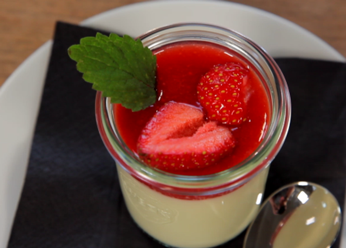 Panna Cotta mit Erdbeersößchen