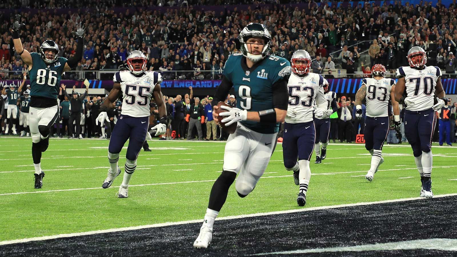 <strong>Platz 2: Super Bowl LII - 74 Punkte</strong><br>
                • Datum: 04.02.2018<br>• Endstand: Philadelphia Eagles vs New England Patriots 41:33<br>Beide Teams lieferten sich ein echtes Offensivspektakel, das spannend bis zum letzten Play war. Neben dem berühmt gewordenen "Philly Special" blieb auch der Strip-Sack von Fletcher Cox gegen Tom Brady im Gedächtnis. Quarterback Nick Foles, bis zur Verletzung von Carson Wentz nur Ersatz, gelang das Unglaubliche: Er gewann das Spiel und wurde als wertvollster Spieler ausgezeichnet.
