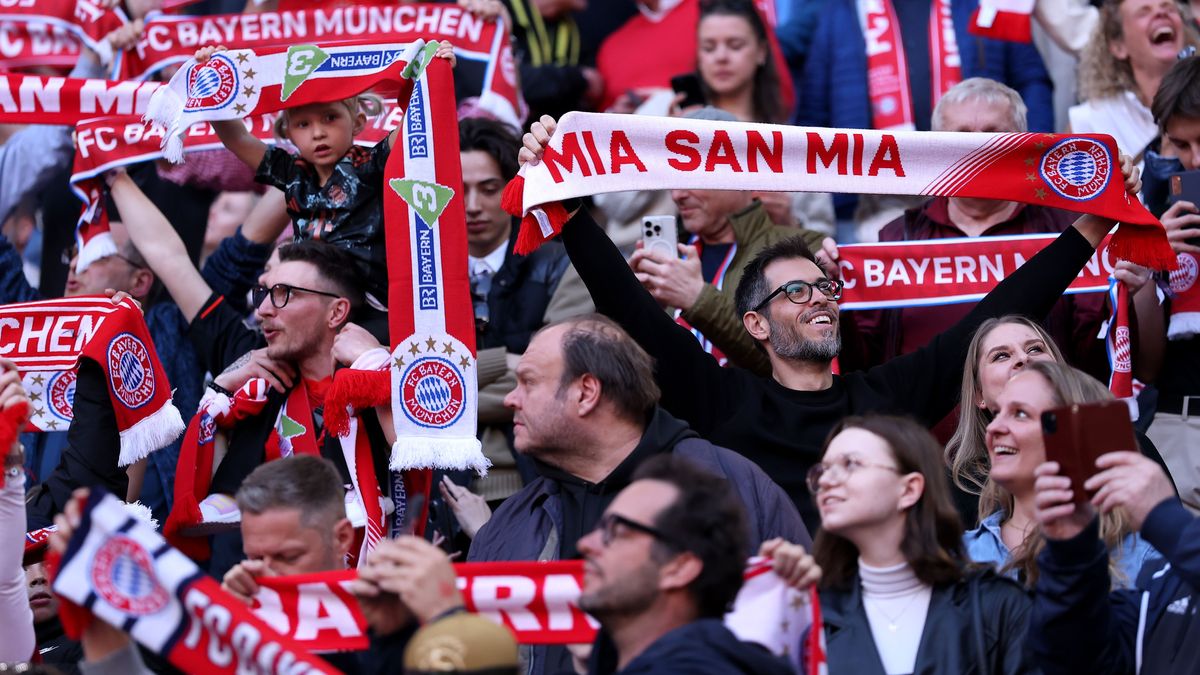 FC Bayern München v Borussia Dortmund - Bundesliga
