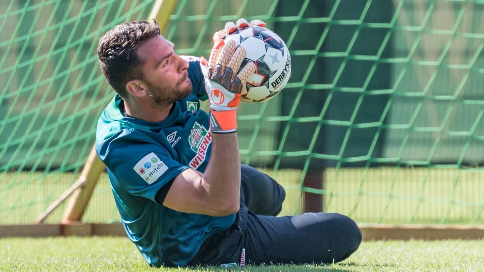 
                <strong>Stefanos Kapino (Werder Bremen)</strong><br>
                SehenanrissVerletzt seit 6. August 2018Prognose: Die Verletzung des Werder-Neuzugangs ist schlimmer als zunächst befürchtet, der Torwart fällt mindestens bis November aus.
              