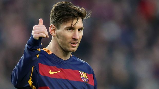 
                <strong>Bester Stürmer: Lionel Messi (FC Barcelona)</strong><br>
                Bester Stürmer: Lionel Messi (FC Barcelona). Messi stand für Barca in jedem Liga-Spiel auf dem Platz und konnte dabei 43 Tore erzielen und 21 Treffer vorbereiten. 
              
