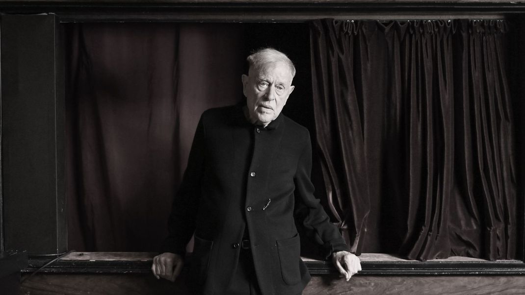 Der Regisseur Claus Peymann ist tot.