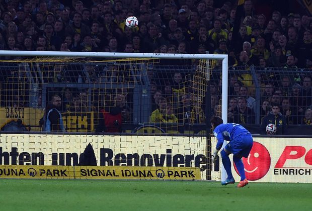 
                <strong>Christoph Kramer (Borussia Mönchengladbach)</strong><br>
                Hier noch einmal kurz die Bilder, weil es so verrückt ist.
              