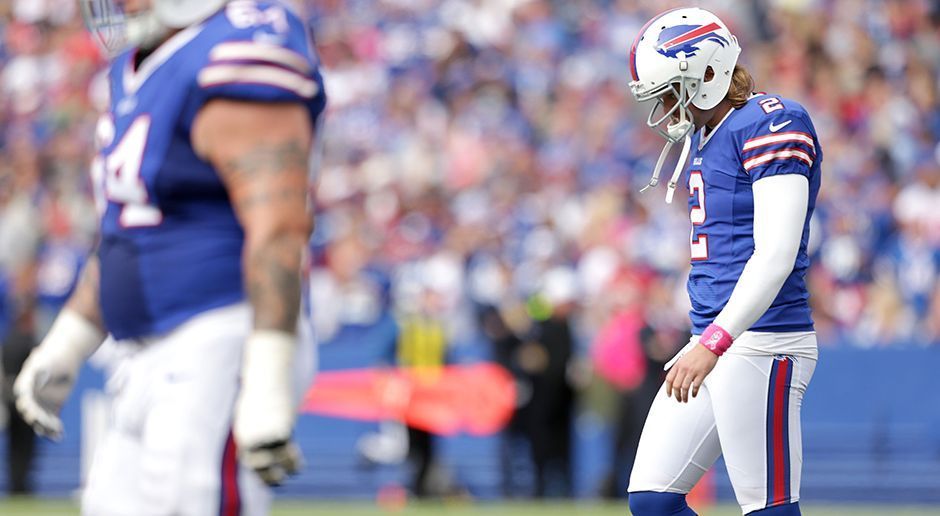 
                <strong>Bills entlassen fünf Spieler</strong><br>
                Die Bills machen Platz im Kader und sparen dadurch sechs Millionen Dollar Salary-Cap Space. Insgesamt entlässt die Franchise fünf Spieler: Kicker Dan Carpenter, Cornerback Nickell Robey-Coleman, Safety Phillip Thomas, Tight End Gerald Christian und Long Snapper Garrison Sanborn. Während die Entlassung von Carpenter nicht überraschend kommt (der Kicker verpatzte in den vergangenen zwei Saisons elf Extra-Punkte und neun Field Goals), hätten mit dem Cut von Robey-Coleman wohl nur die wenigsten Fans gerechnet. Der Cornerback gilt als solider Slot-Spieler und kam noch vor Start der Pre Season bei den Los Angeles Rams unter.
              