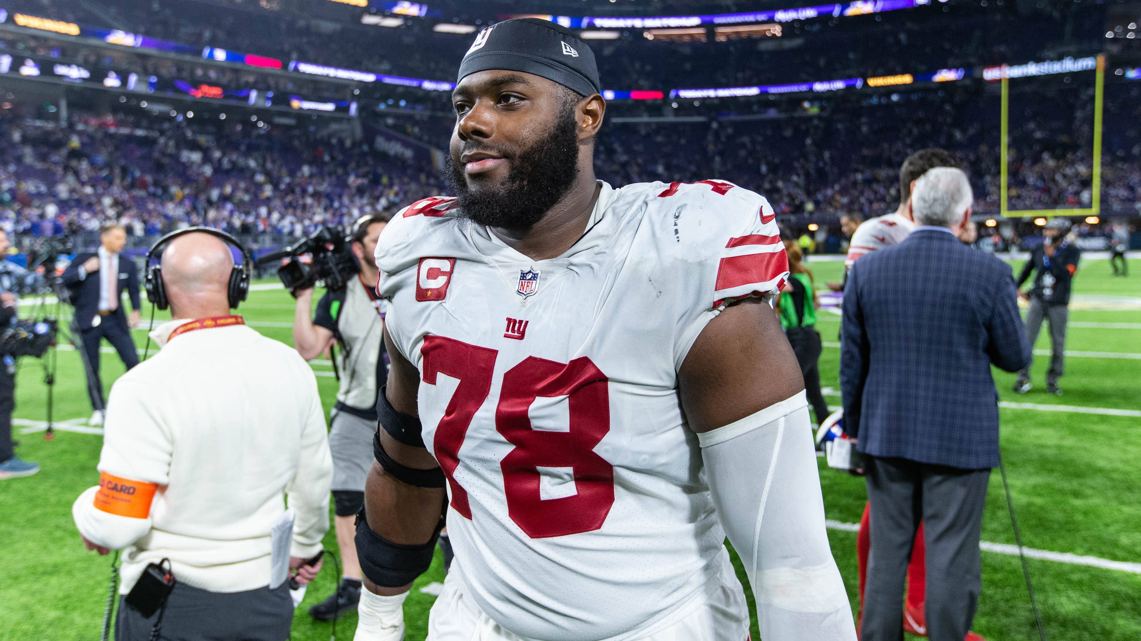 
                <strong>Platz 7: Andrew Thomas - New York Giants</strong><br>
                &#x2022; Ranking im vorigen Jahr: nicht in Top 10<br>&#x2022; Statistiken in der Saison 2022: 3 zugelassene Sacks, 92,6 Prozent Pass Block Win Rate<br>
              