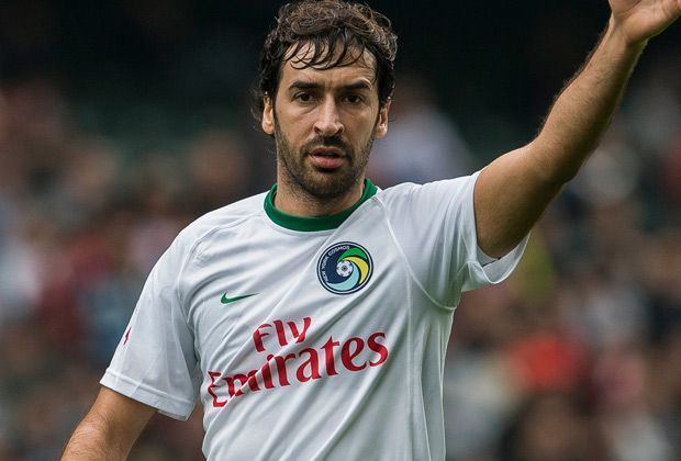 
                <strong>Platz 8: Raul (85 Millionen Euro)</strong><br>
                Seine grandiose Karriere lässt Raul derzeit bei New York Cosmos ausklingen. Den einen oder anderen Euro wird der Spanier dort auch verdienen - bei den reichsten Fußballern genügt es für Platz acht.
              