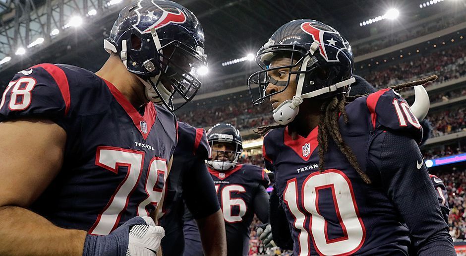 
                <strong>Platz 8: Houston Texans</strong><br>
                Das Team von Head Coach Bill O'Brien hat schon jetzt weit mehr erreicht, als ihm viele Experten angesichts des Ausfalls von Superstar JJ Watt zugetraut hätten. Natürlich spielte den Texanern beim 27:14 über die Oakland Raiders in der Wild Card Round in die Karten, dass die Gäste auf Quarterback Derek Carr und seinen Backup Matt McGloin verzichten mussten. Nun reisen Brock Osweiler und Co. nach Foxborough und fordern die New England Patriots. Danach wird der Traum von der Teilnahme am Super Bowl im eigenen Stadion wohl beendet sein.
              