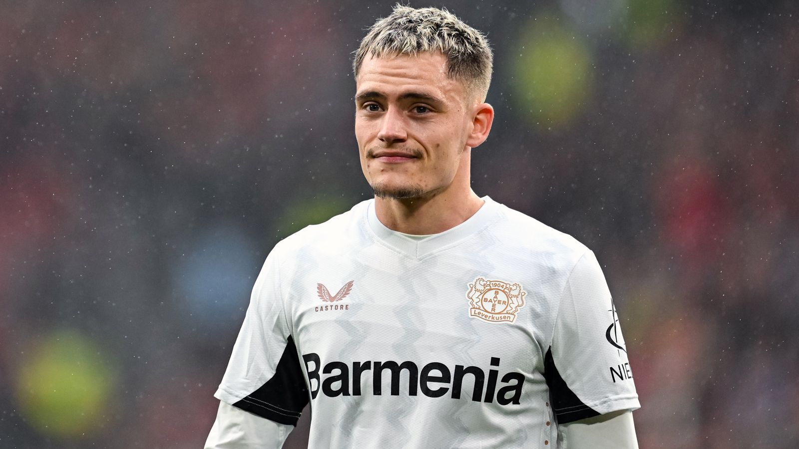 <strong>Platz 2: Florian Wirtz</strong><br>• Von: Bayer 04 Leverkusen<br>• Zu: FC Liverpool<br>• Ablöse: 125 Millionen Euro (plus Bonuszahlungen)<br>• Jahr: 2025