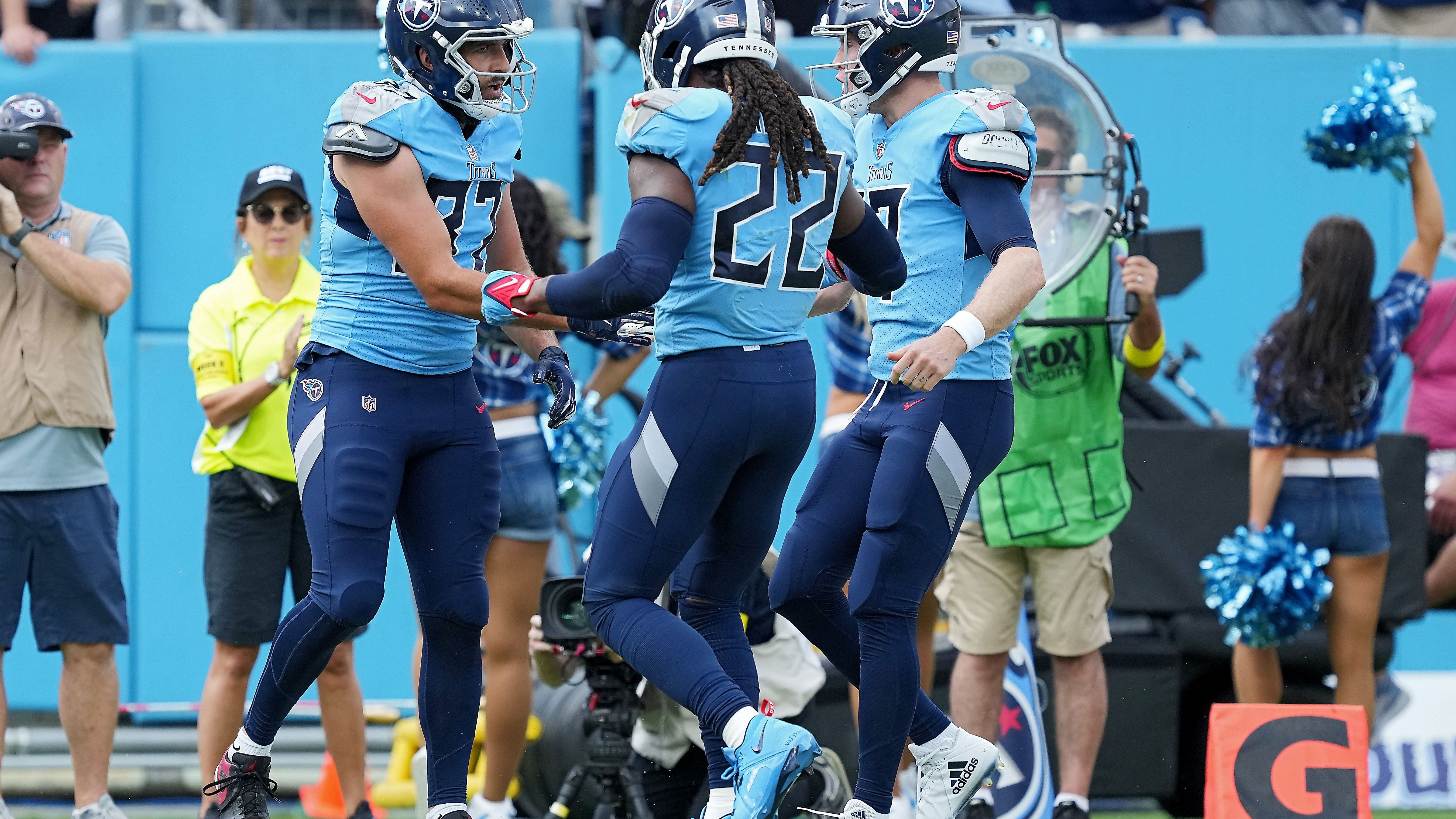 <strong>Tennessee Titans</strong><br>Passing Play Percentage: 55.69% <br>Rushing Play Percentage: 44.31%
