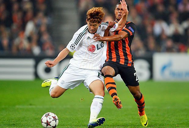 
                <strong>Schachtjor Donezk - Bayer Leverkusen 0:0</strong><br>
                Das torlose Remis zur Halbzeit ist höchst schmeichelhaft für die Gäste aus dem Rheinland. Die Ukrainer machen viel Druck, scheitern aber immer wieder am glänzend aufgelegten Bayer-Keeper Bernd Leno oder aber am Aluminium
              