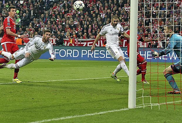 
                <strong>Bayern München - Real Madrid 0:4</strong><br>
                ...denn es kommt noch bitterer für den FC Bayern München. Sergio Ramos setzt sich in der 20. Minute erneut im Kopfballduell durch und schnürt einen Doppelpack.
              