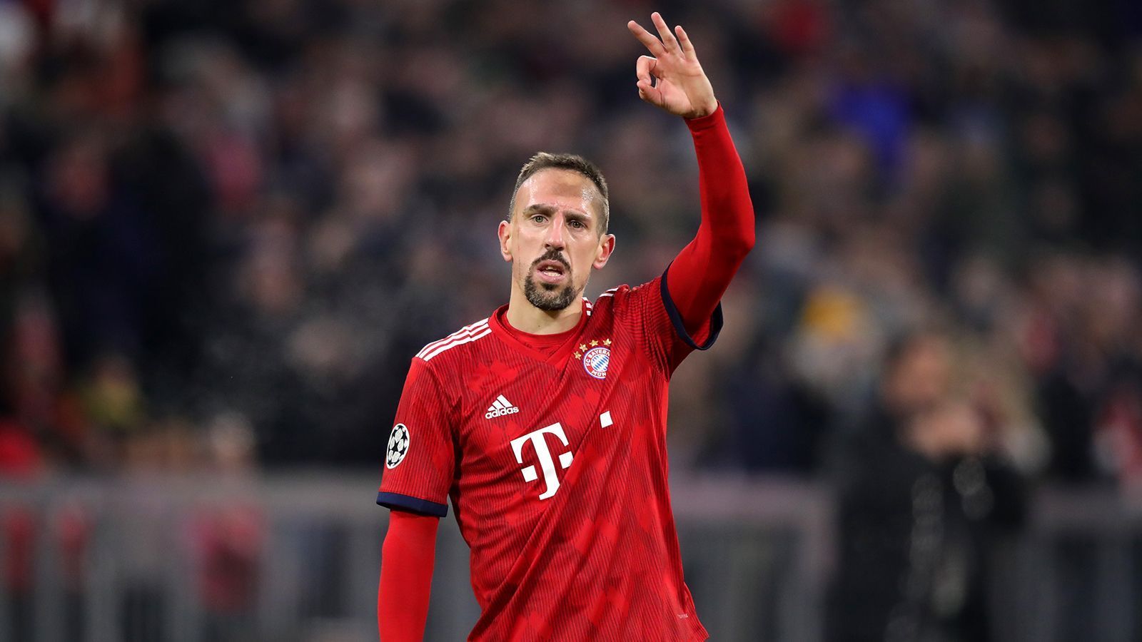 
                <strong>Franck Ribery</strong><br>
                Beim FC Bayern: Juli 2007 bis Juni 2019Verpflichtet von: Olympique Marseille (30 Millionen Euro Ablöse)Spiele/Tore für den FC Bayern: 425/124Erfolge beim FC Bayern: Deutscher Meister 2008, 2010, 2013, 2014, 2015, 2016, 2017, 2018, 2019; Deutscher Pokalsieger 2008, 2010, 2013, 2014, 2016, 2019; Champions-League-Sieger 2013; FIFA-Klub-Weltmeister 2014; UEFA-Supercup-Sieger 2014; Deutscher Superpokalsieger 2008, 2010, 2012, 2016, 2017, 2018
              