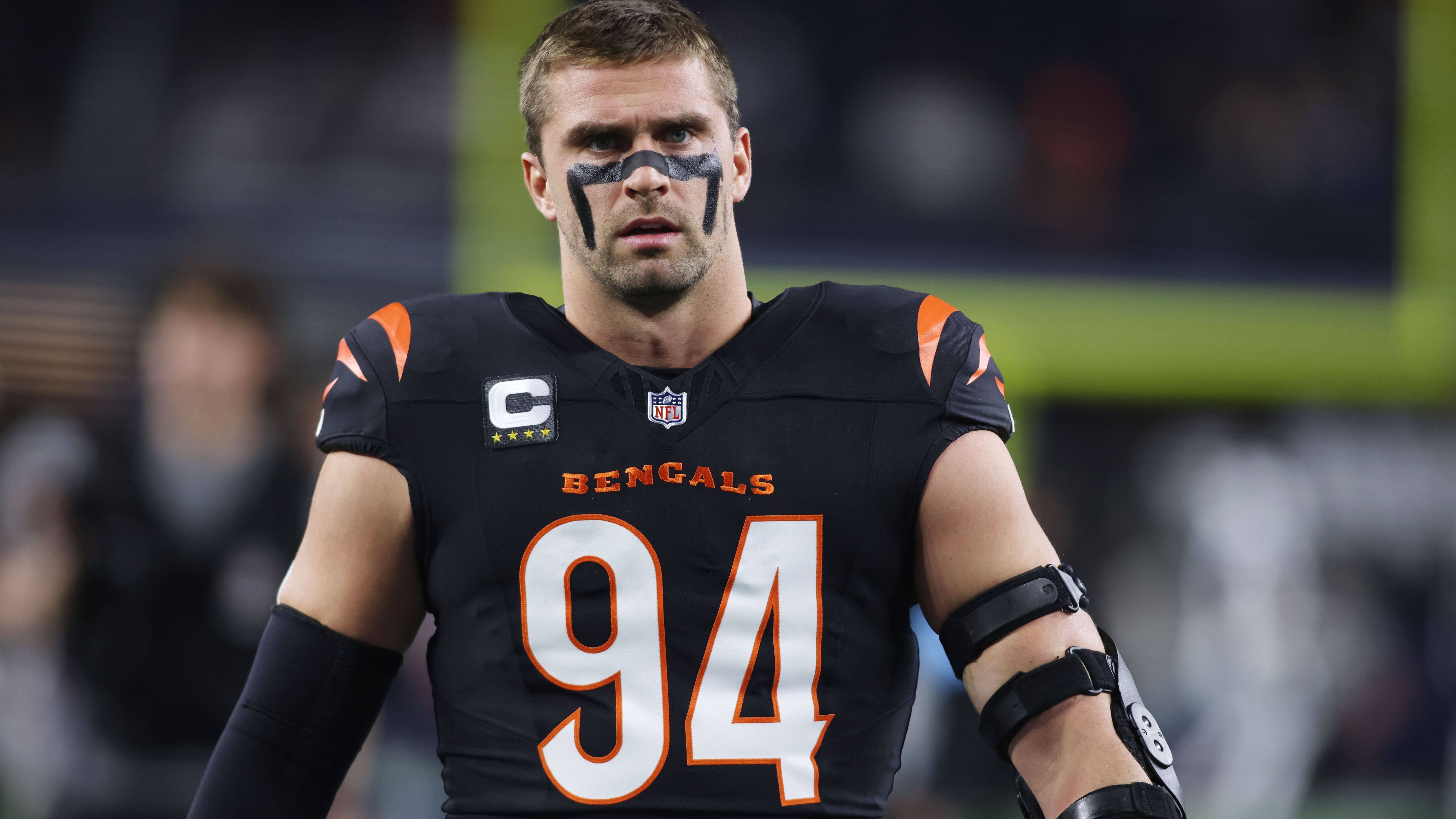 <strong>Sam Hubbard (Cincinnati Bengals)</strong><br>Pass Rusher Sam Hubbard von den Cincinnati Bengals beendet im Alter von 29 Jahren seine NFL-Karriere. Das verkündete der Drittrundenpick von 2018 in einer Mitteilung. Er wolle sich fortan dem "nächsten Kapitel" seines Lebens widmen. In seinen sechs Jahren bei Cincinnati sammelte er inklusive Playoffs insgesamt 42,5 Sacks ein.