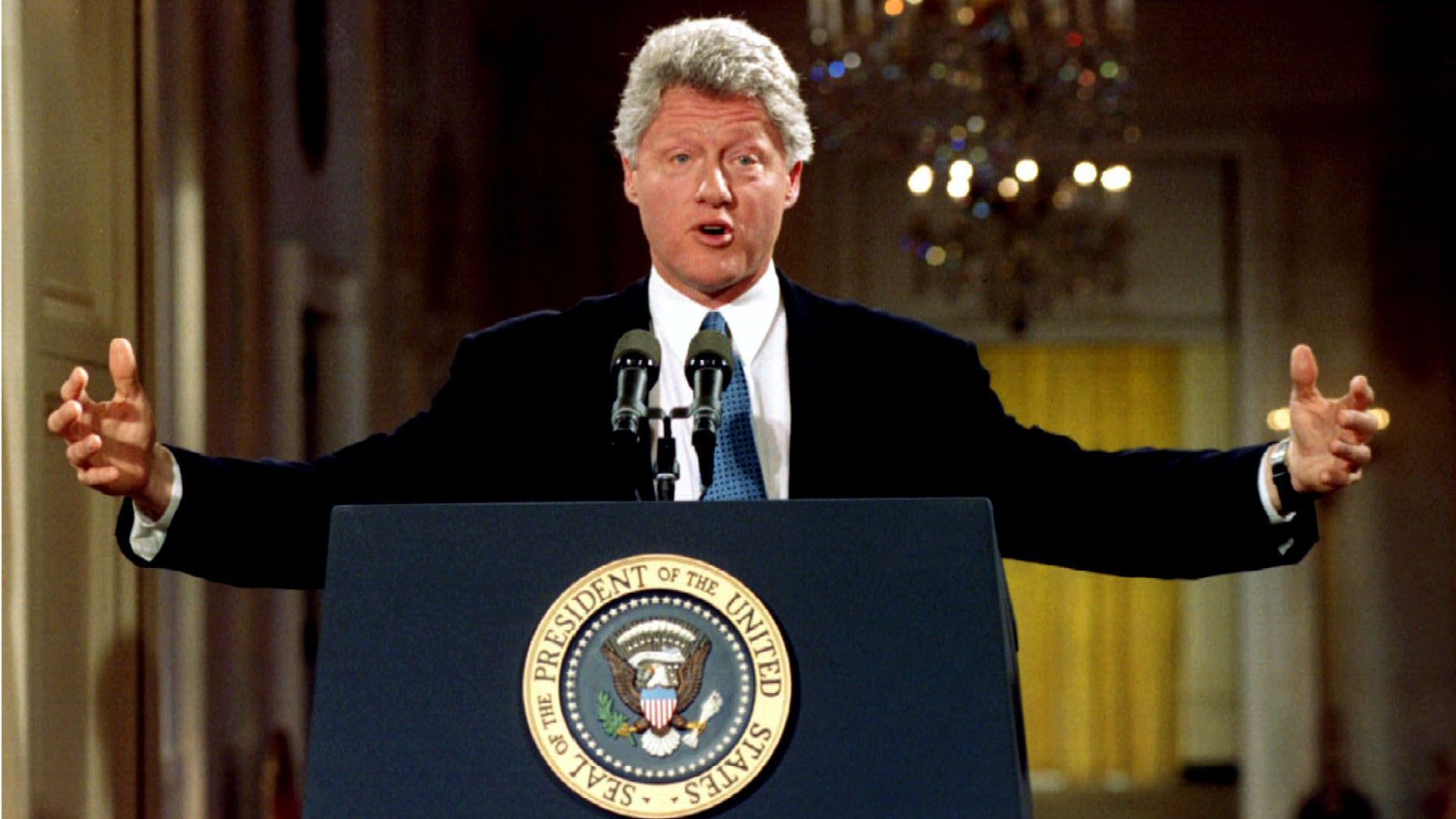20. Januar 1993 bis 20. Januar 2001: Bill Clinton widmete sich als 42. Präsident der Bekämpfung von Waffengewalt, Drogenmissbrauch und Armut.