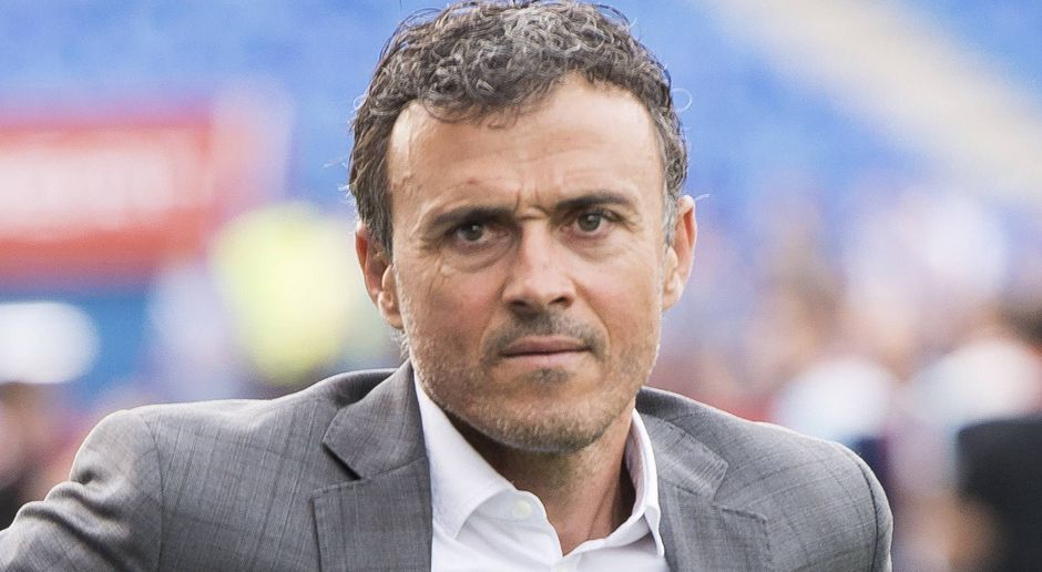 
                <strong>Luis Enrique</strong><br>
                Er hat mit dem FC Barcelona in drei Jahren neun Titel geholt, im Sommer hörte er bei den Katalanen auf. Seitdem ist er ohne Job, war aber auch schon überall im Gespräch. Wie jetzt beim FC Arsenal natürlich auch. Englische Medien berichten bereits, dass die Gunners Kontakt aufgenommen hätten.
              