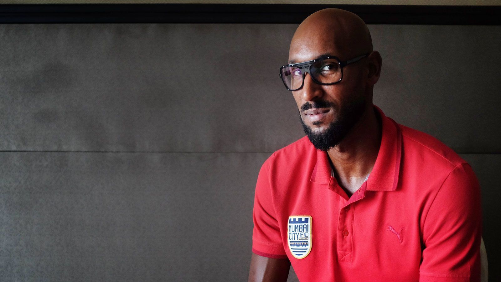 
                <strong>Nicolas Anelka (Trainer)</strong><br>
                Seine Trainerkarriere weist noch nicht so viele Stationen auf. Bei Shanghai Shenhua war er als Assistent tätig, bei Mumbai City versuchte er sich 2015 als Spielertrainer. Aktuell hat er keinen Klub.
              