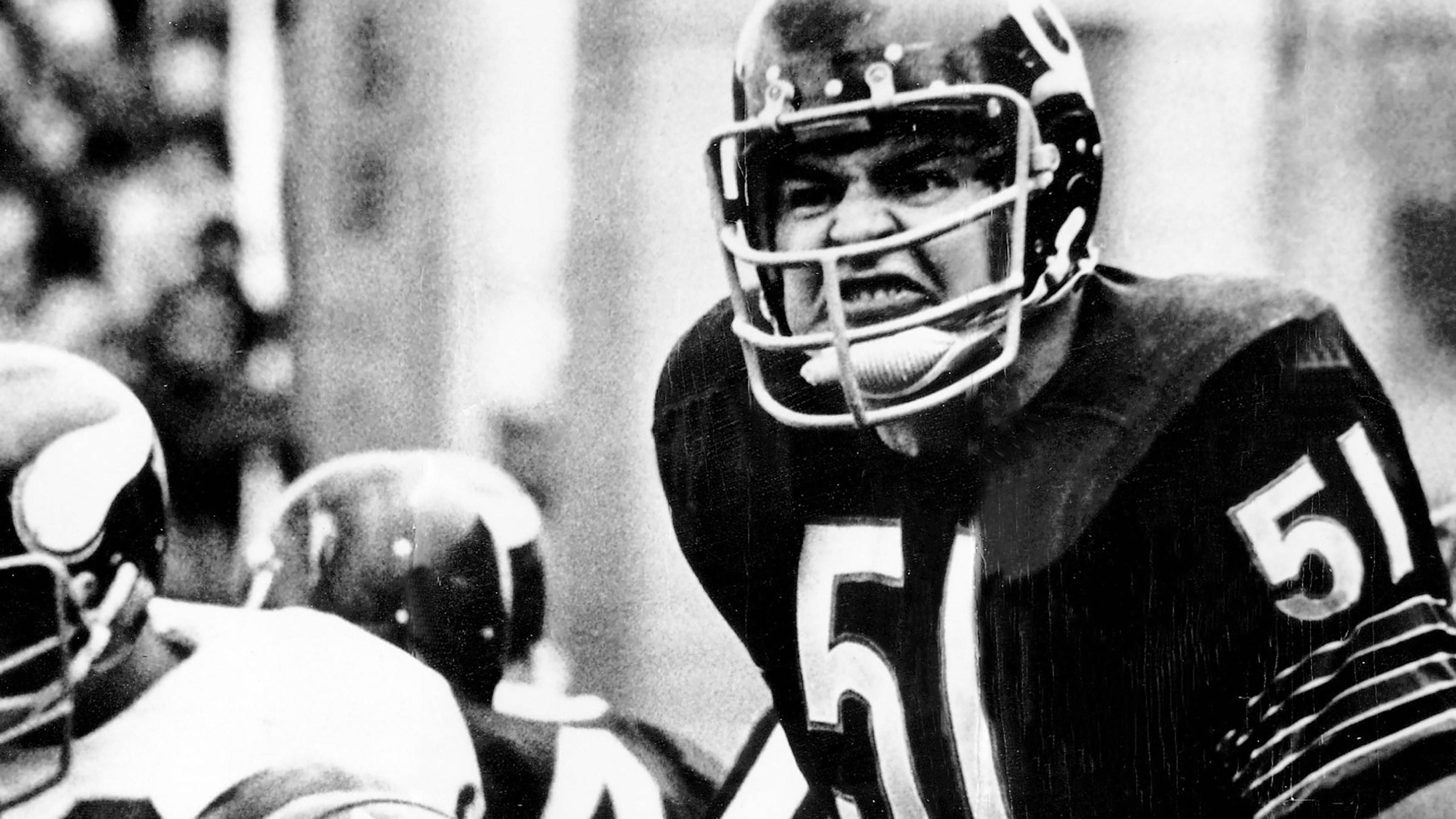 <strong>51: Dick Butkus</strong><br>Team: Chicago Bears<br>Position: Linebacker<br>Erfolge: Pro Football Hall of Famer, fünfmaliger First Team All-Pro, achtmaliger Pro Bowler<br>Honorable Mentions: Sam Mills, Randy Cross