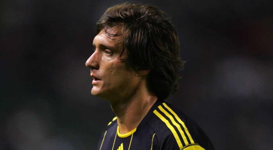 
                <strong>2008: Guillermo Barros Schelotto (Columbus Crew)</strong><br>
                2008: Guillermo Barros Schelotto (Columbus Crew). Der Argentinier Schelotto gewann mit seinem Klub Columbus Crew 2008 die MLS. Im Finale besiegte Columbus die New York Red Bulls mit 3:1.
              