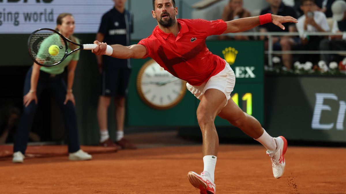 May 31, 2025, Paris, Celestynow, France: NOVAK DJOKOVIC of Serbia during the match against Filip Misolic of Austria in the third round of the French Open 2025 at Roland Garros in Paris. Paris Franc...