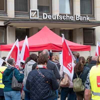 Verdi kündigt weitere Banken-Warnstreiks an