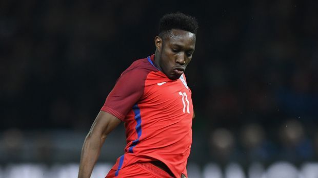 
                <strong>Danny Welbeck (England)</strong><br>
                Danny Welbeck (England): Nun hat der Stürmer vom FC Arsenal traurige Gewissheit. Danny Welbeck wird England bei der EM 2016 in Frankreich fehlen. Der 25-Jährige zog sich im vorletzten Saisonspiel bei Manchester City eine schwere Knorpelverletzung zu. Er musste sich einer Operation unterziehen, die ihn neun Monate außer Gefecht setzt.
              