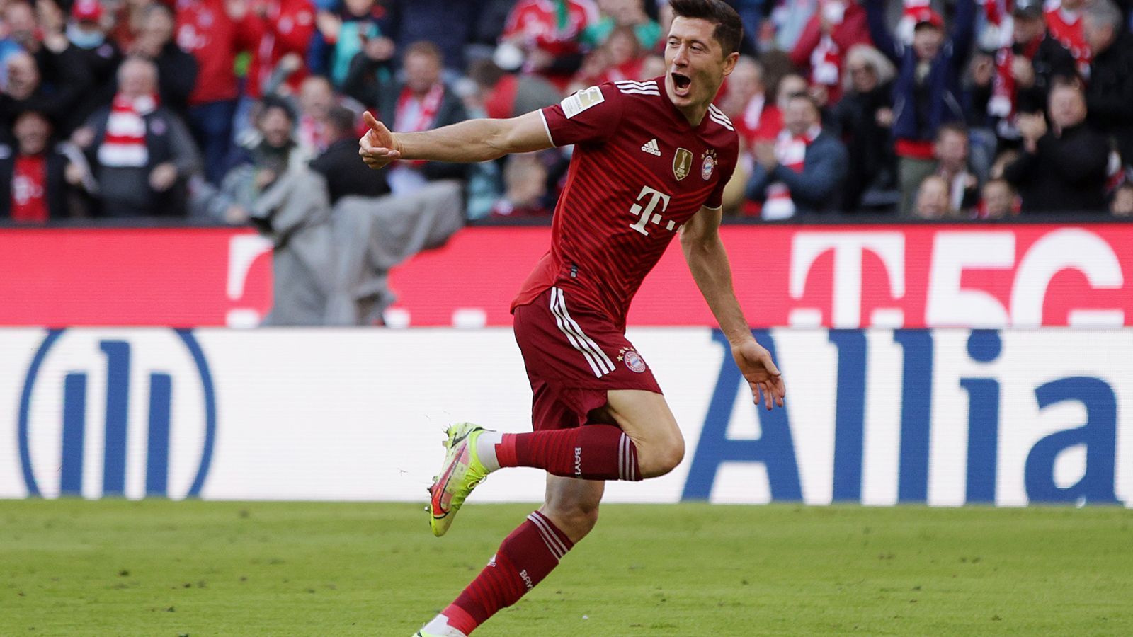 
                <strong>2. Robert Lewandowski (Polen)</strong><br>
                359 Spiele für Borussia Dortmund (131), Bayern München (228) - derzeit noch aktiv
              