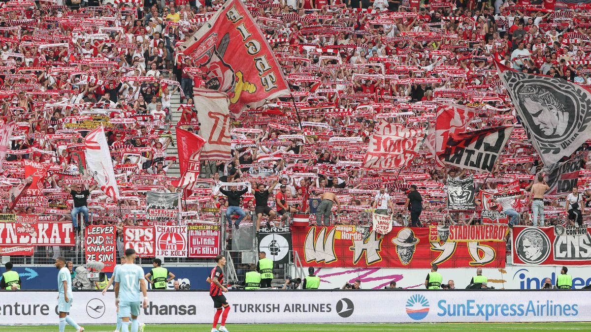 Fans Köln Frankfurt Gästeblock