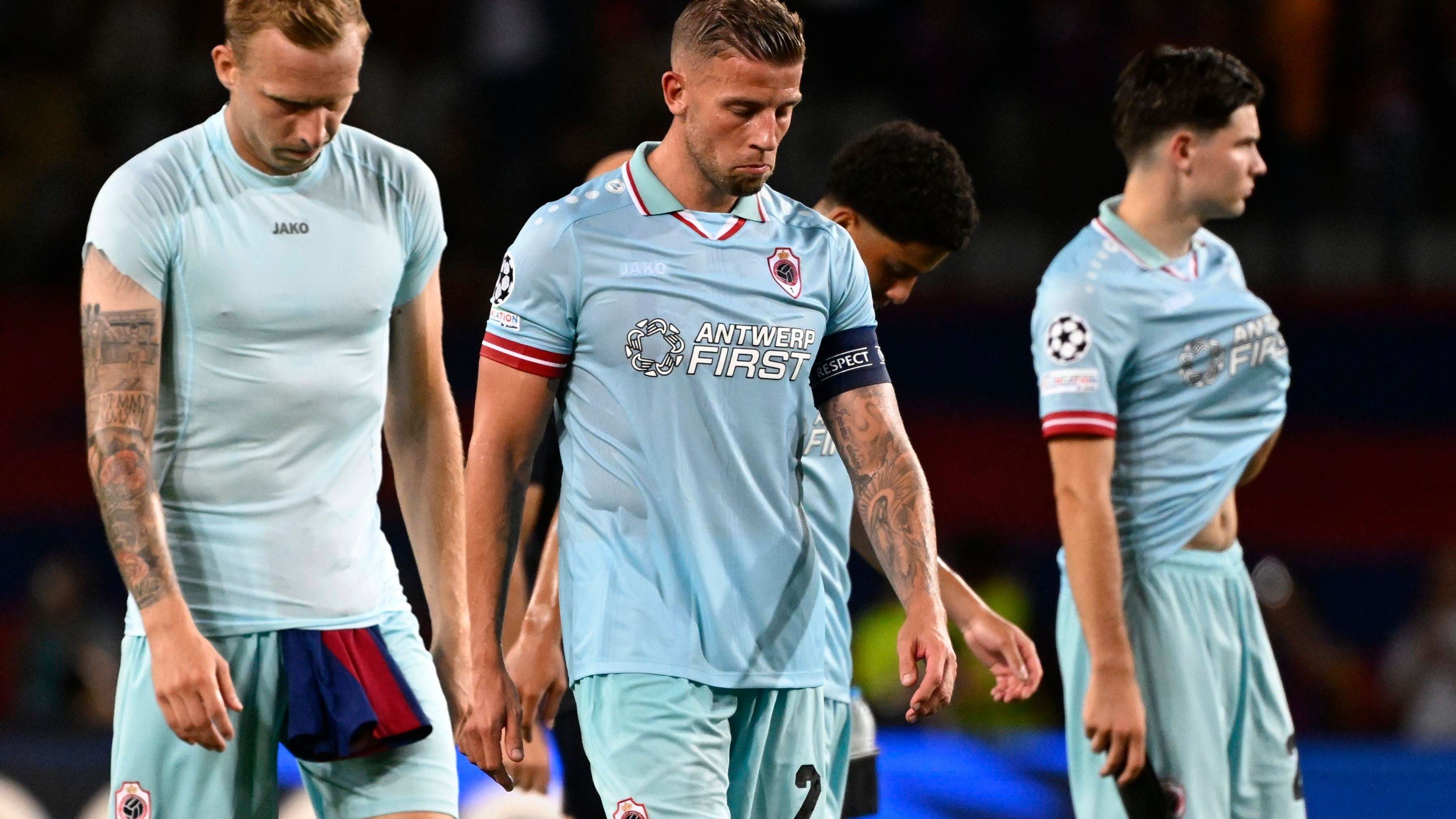 <strong>Platz 32: Royal Antwerpen (3 Punkte)</strong><br>Fünf Gegentore gegen den FC Barcelona, chancenlos unterlegen. In allen drei Kategorien bedeutet das den letzten Platz.