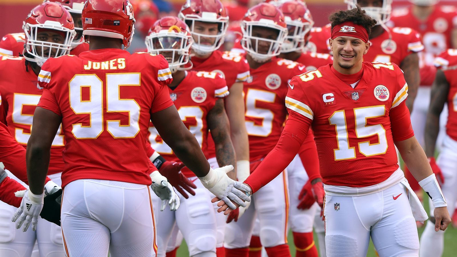 
                <strong>Platz 1: Kansas City Chiefs</strong><br>
                Erstrundenpicks seit 2017: Patrick Mahomes (QB), Clyde Edwards-Helaire (RB)
              