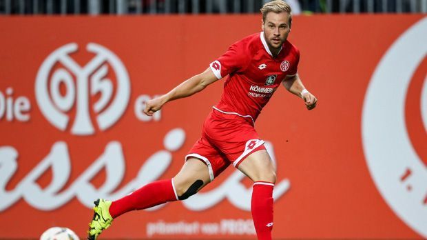 
                <strong>Maximilian Beister (Abgang 1. FSV Mainz 05)</strong><br>
                Maximilian Beister (Abgang 1. FSV Mainz 05): Der Offensivspieler verlässt den Bundesligisten, wo er in der Hinrunde nicht Fuß fassen konnte und lässt sich an Zweitligist 1860 München ausleihen. "Maximilian ist ein Spieler, der den Unterschied machen kann", sagte Sportdirektor Oliver Kreuzer.
              