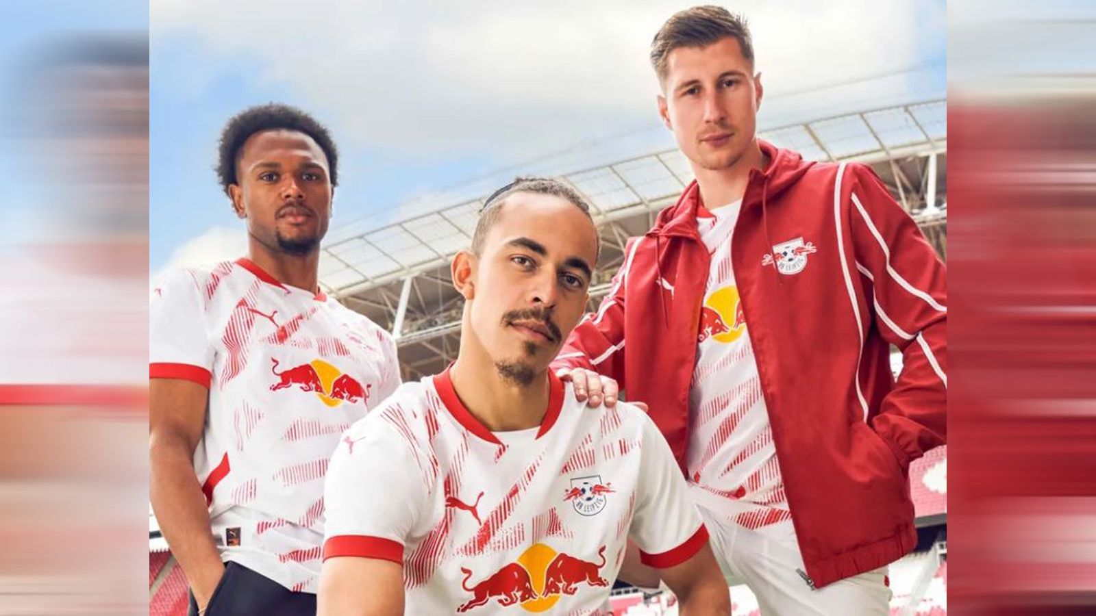 <strong>RB Leipzig</strong><br>Wie bei RB Standard, wird auch in der Saison 24/25 in der Red-Bull-Arena in rot-weißen Trikots gespielt. Was ist neu? Das rote Pattern auf der Vorderseite, was die "Agilität und die Schnelligkeit unserer Spielerinnen und Spieler auf dem Platz" unterstreichen soll. Als Inspiration bei der Trikot-Gestaltung diente die Fassade des Paulinum, ein Leipziger Wahrzeichen.