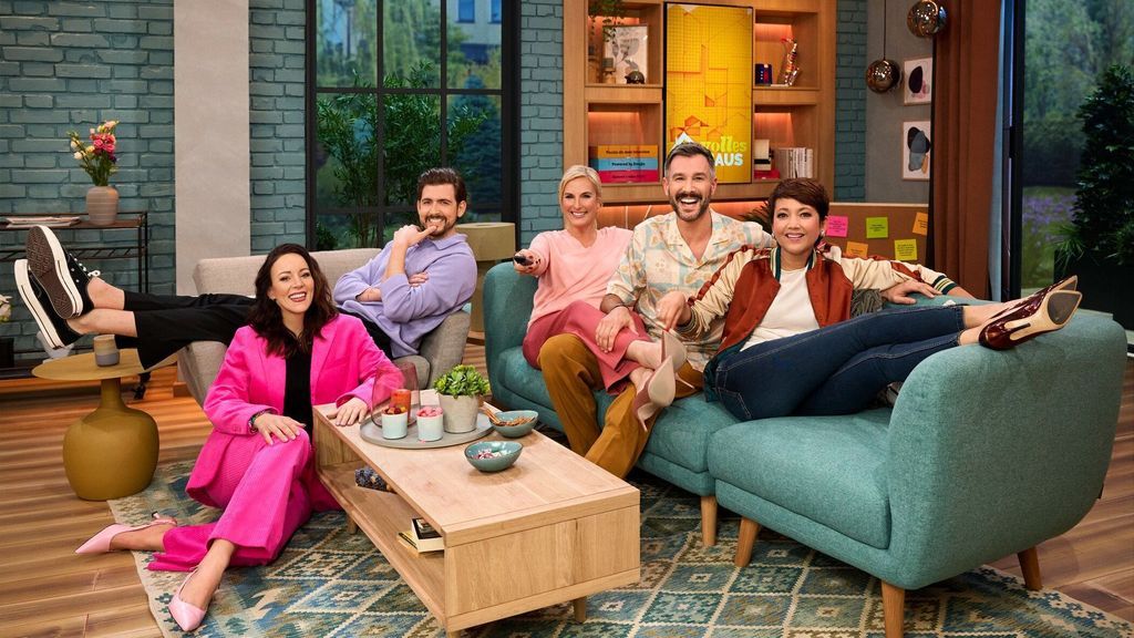 Jasmin Wagner, Chris Wackert, Britt Hagedorn, Jochen Schropp und Madeleine Wehle sind die fünf Moderatorinnen und Moderatoren von "Volles Haus!"
