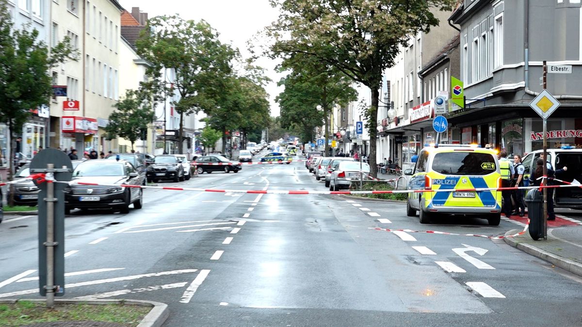 Einsatzkräfte der Polizei sind in Recklinghausen nach der Tötung eines 31-Jährigen im Einsatz.