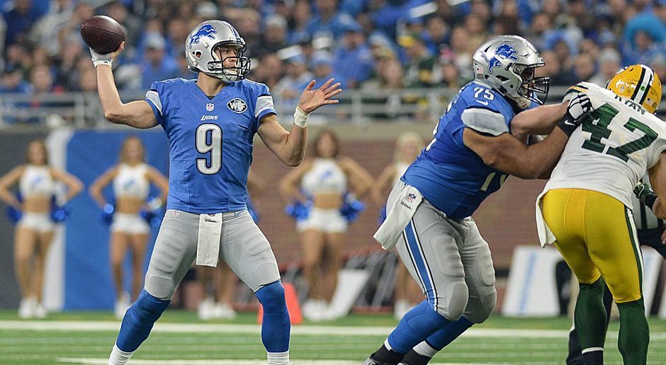 
                <strong>Matthew Stafford </strong><br>
                Neuer Rekord am letzten Spieltag der Regular Season: Detroit Lions-Quarterback Matthew Stafford hatte trotz der Niederlage gegen die Green Bay Packers (24:31) Grund zum Jubel: Nach nur 109 NFL-Spielen knackte Stafford die 30.000 Passing-Yards - so schnell gelang dies bislang keinem in der Historie der Football-Liga. Zuvor lag der Rekord bei 114 Spielen, gehalten von Dan Marino und Kurt Warner.
              