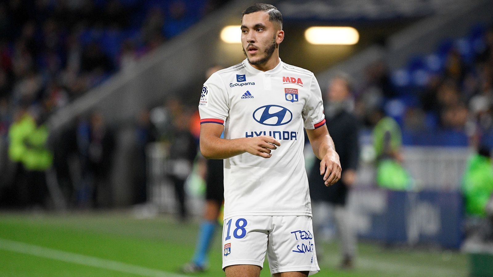 
                <strong>1. Rayan Cherki (Olympique Lyon/Frankreich)</strong><br>
                Alter beim Debüt: 16 Jahre, zwei Monate, zwei TageBegegnung: Olympique Lyon - FCO Dijon 0:0Position: Offensives Mittelfeld
              