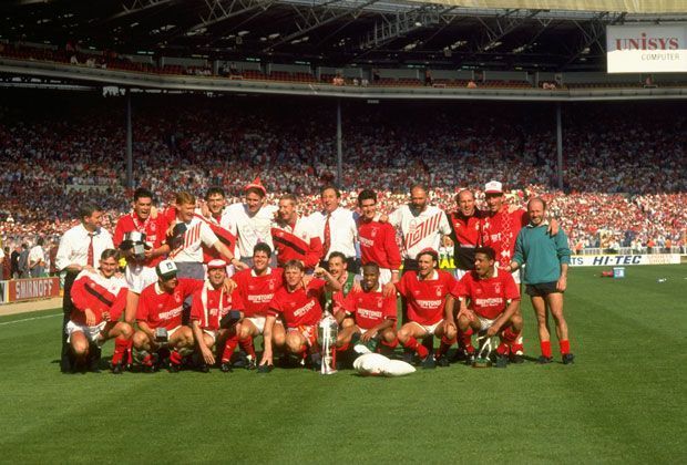 
                <strong>Platz 10: Nottingham Forrest</strong><br>
                Das Online-Portal "90min.com" hat die zehn ältesten Vereine der Welt zusammengetragen. Nottingham Forrest wurde 1865 gegründet und hatte sehr erfolgreiche Zeiten (FA Cup Titel, 2x Europapokal). Aktuell spielen sie in der zweiten englischen Liga.
              