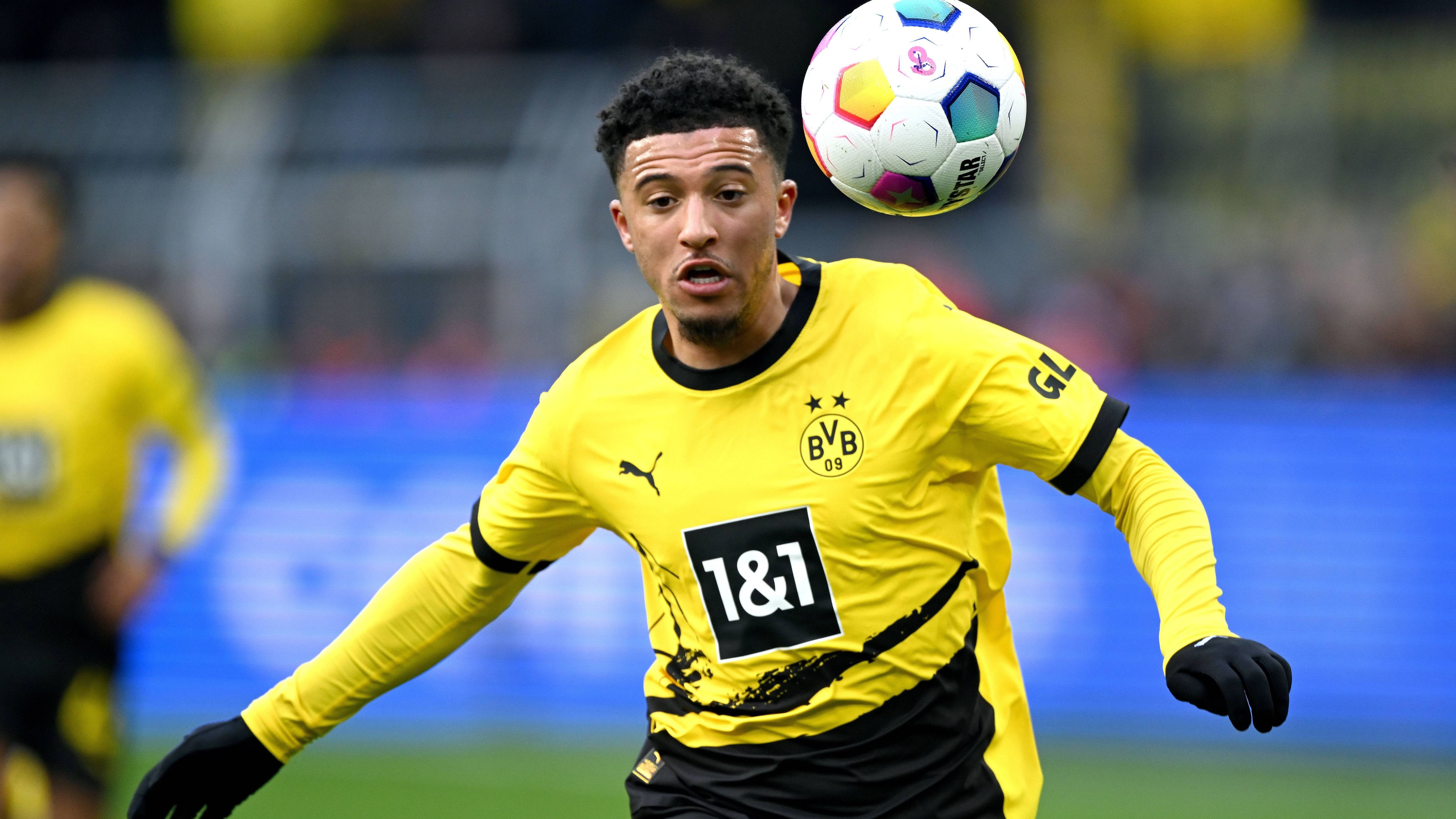 <strong>Jadon Sancho  (Borussia Dortmund)</strong><br>Der Mann für das Kreative, der aber nur wenige Ideen und noch weniger Bewegung in seinem Spiel hat. Es ist zumeist statisch, was Sancho macht, auch im Eins-gegen-Eins. Agiert er schnell, kann es auch gegen gut organisierte Leverkusener gefährlich werden, wie in der 42. Minute, als er einen Konter schnell macht. Geht in der 69. Minute runter. <strong><em>ran</em>-Note: 5</strong>