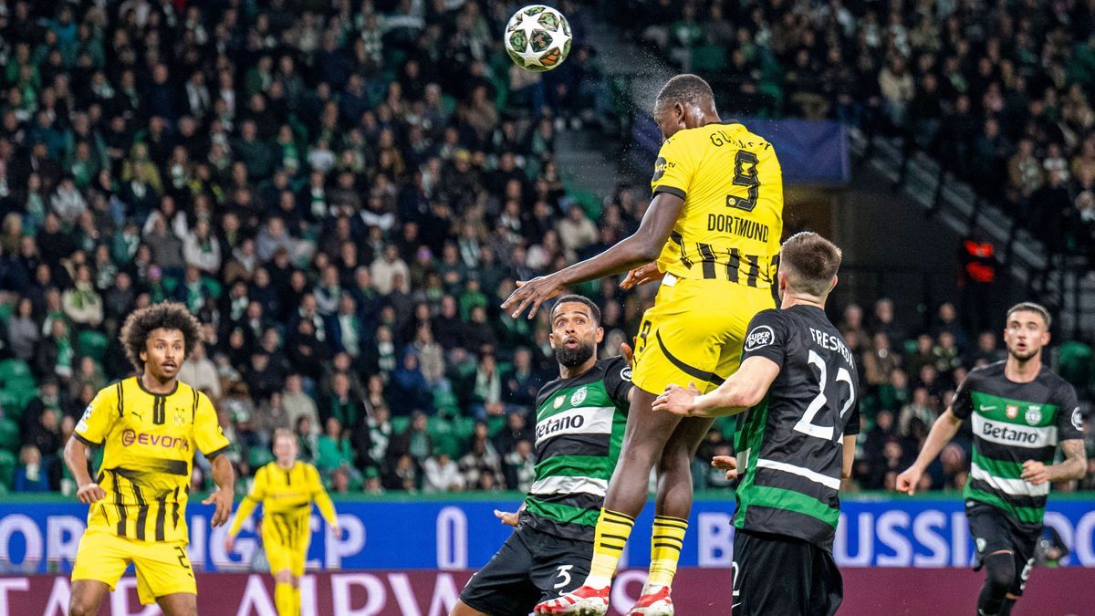 11.02.2025, Fussball: UEFA Champions League, Saison 2024 2025, Play Offs, Hinspiel, Sporting CP Lissabon - Borussia Dortmuna im Estadio Jose Alvalade in Lissabon. Dortmunds Serhou Guirassy erzielt ...