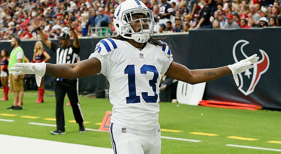 
                <strong>T.Y. Hilton (Indianapolis Colts)</strong><br>
                Wide Receiver, 27 Jahre, 6. Saison - Wenn der dreimalige Pro-Bowler punktet, dürfen seine Colts am Ende auch jubeln. Das war am 3. Spieltag beim 31:28 über die Cleveland Browns genauso der Fall wie am vergangenen Wochenende beim 20:14 über die Houston Texans, gegen die er sogar zwei Touchdowns beisteuerte. Schon drei Mal fing Hilton zudem Pässe für mehr als 150 Yards Raumgewinn. Sein Saison-Bestwert mit 177 Yards stammt vom 26:23 gegen die San Francisco 49ers in Woche fünf.
              