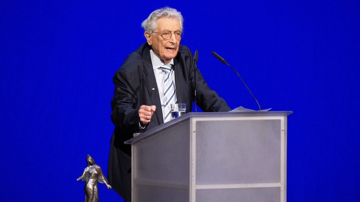 Der ehemalige Bundesinnenminister Gerhart Baum (FDP) warnt seine Partei davor, die Ampel-Koalition zu verlassen.