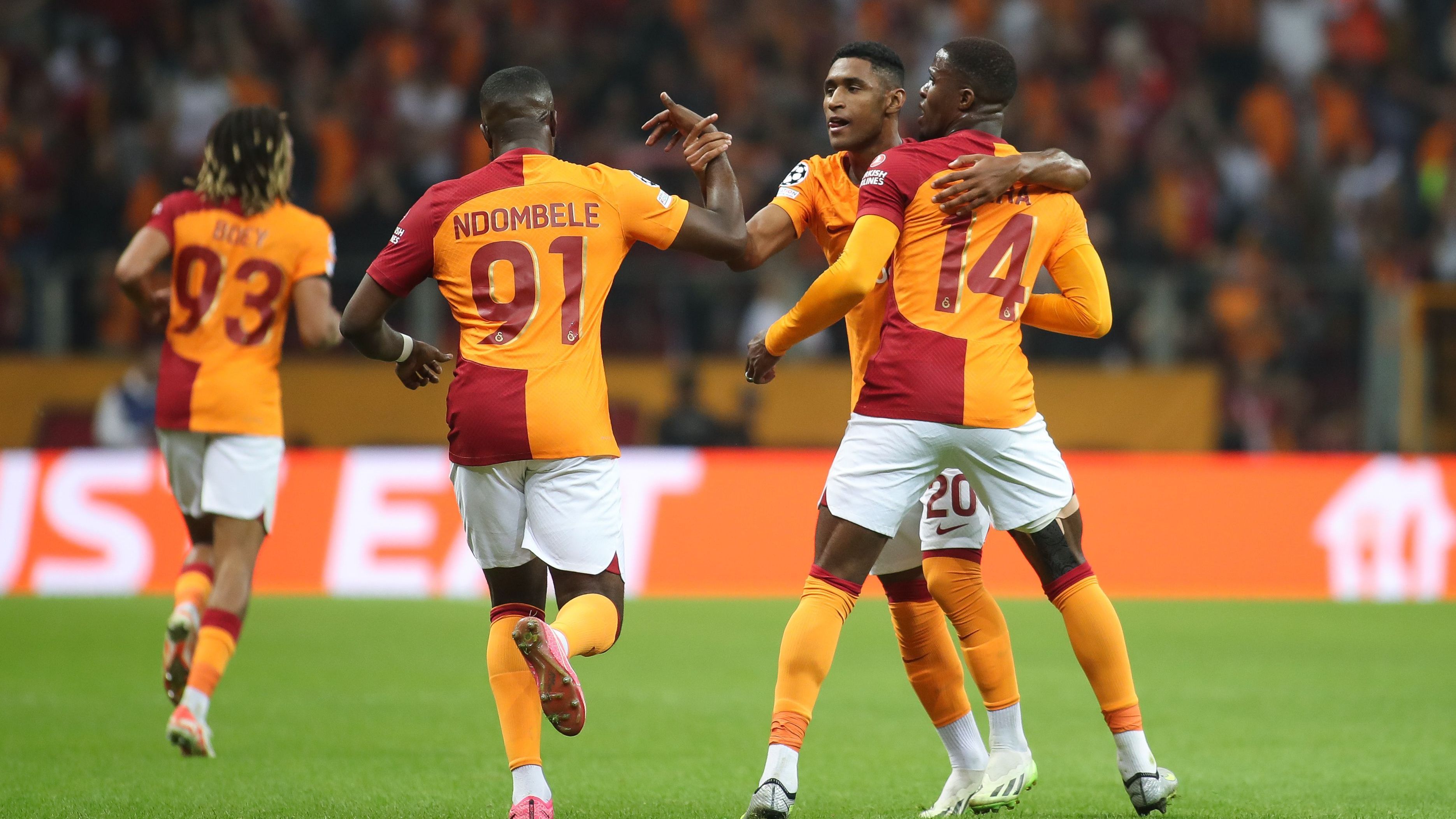 <strong>Platz 13: Galatasaray Istanbul (55 Punkte)</strong><br>Galatasaray kommt nicht über ein Unentschieden hinaus, zeigt aber spät Moral. Die meisten Punkte gibt es von "WhoScored" (21) – in den anderen beiden Kategorien je nur 17.
