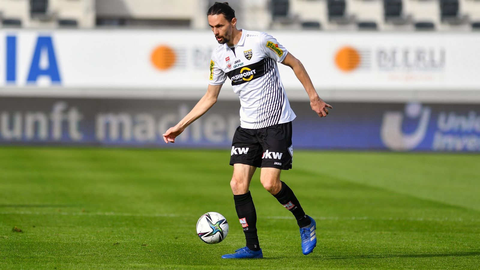 
                <strong>Neven Subotic (zuletzt SCR Altach)</strong><br>
                Ein Jahr nach seinem letzten Engagement beim österreichischen Erstligisten SCR Altach hat der frühere BVB-Star Neven Subotic sein Karriereende bekanntgegeben. Der 33 Jahre alte Innenverteidiger bestätigte dies der "Augsburger Allgemeinen": "Ich hatte nur noch keine Zeit, es offiziell zu machen." Der serbisch-deutsche Doppelstaatsbürger bestritt 232 Bundesligaspiele für Borussia Dortmund, den 1. FC Köln, den 1. FSV Mainz 05 und Union Berlin. Mit der Borussia gewann der 1,93-Meter-Hüne je zwei Mal den Meistertitel sowie den DFB-Pokal. 
              