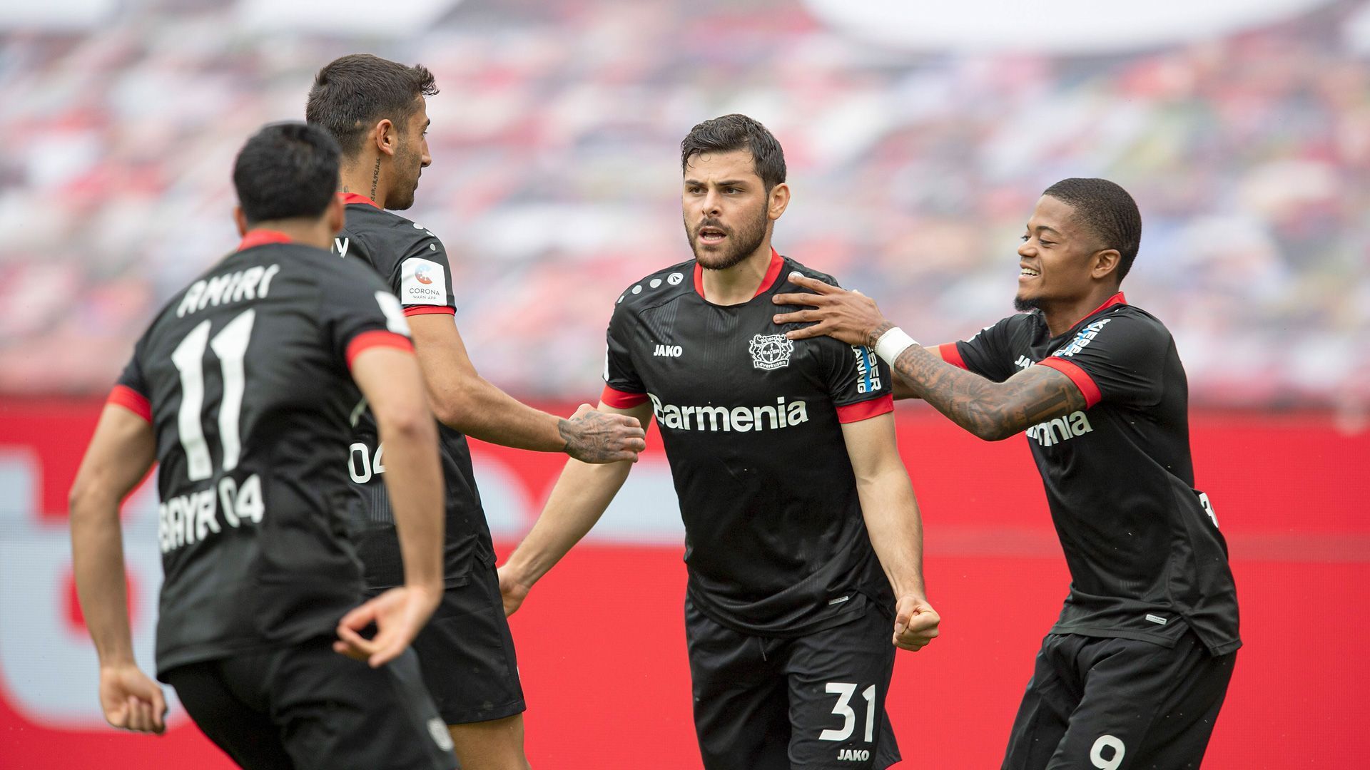 
                <strong>Diese Teams können sich noch qualifizieren</strong><br>
                Ein Verband kann maximal fünf Teams in der UEFA Champions League stellen. Sollten der Sieger der UEFA Champions League und der UEFA Europa League aus dem gleichen Top-Vier-Verband (Spanien, England, Italien, Deutschland) kommen und keinen der ersten vier Plätze in der Liga belegen, startet das viertplatzierte Team in der UEFA Europa League. Aus der Bundesliga haben noch Bayer Leverkusen, der VfL Wolfsburg und Eintracht Frankfurt die Chance, sich für die kommende CL-Saison zu qualifizieren, dafür müsste jedoch der Gewinn der Europa League her.
              