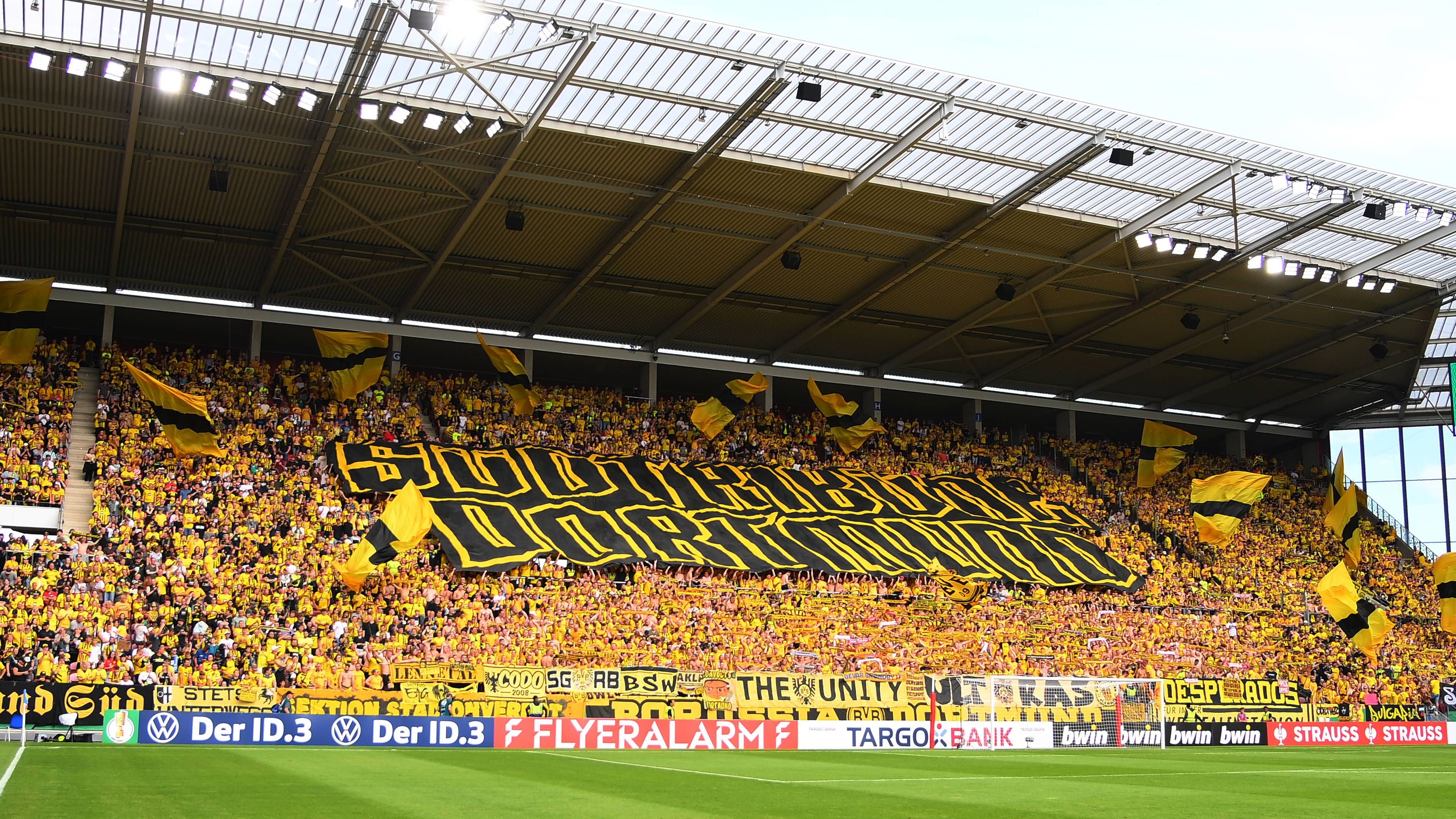 <strong>Rang 2: Borussia Dortmund</strong><br>250 Euro für eine Stehplatz-Dauerkarte.<br>Sitzplatz-Dauerkarte: 460 Euro bis 860 Euro.